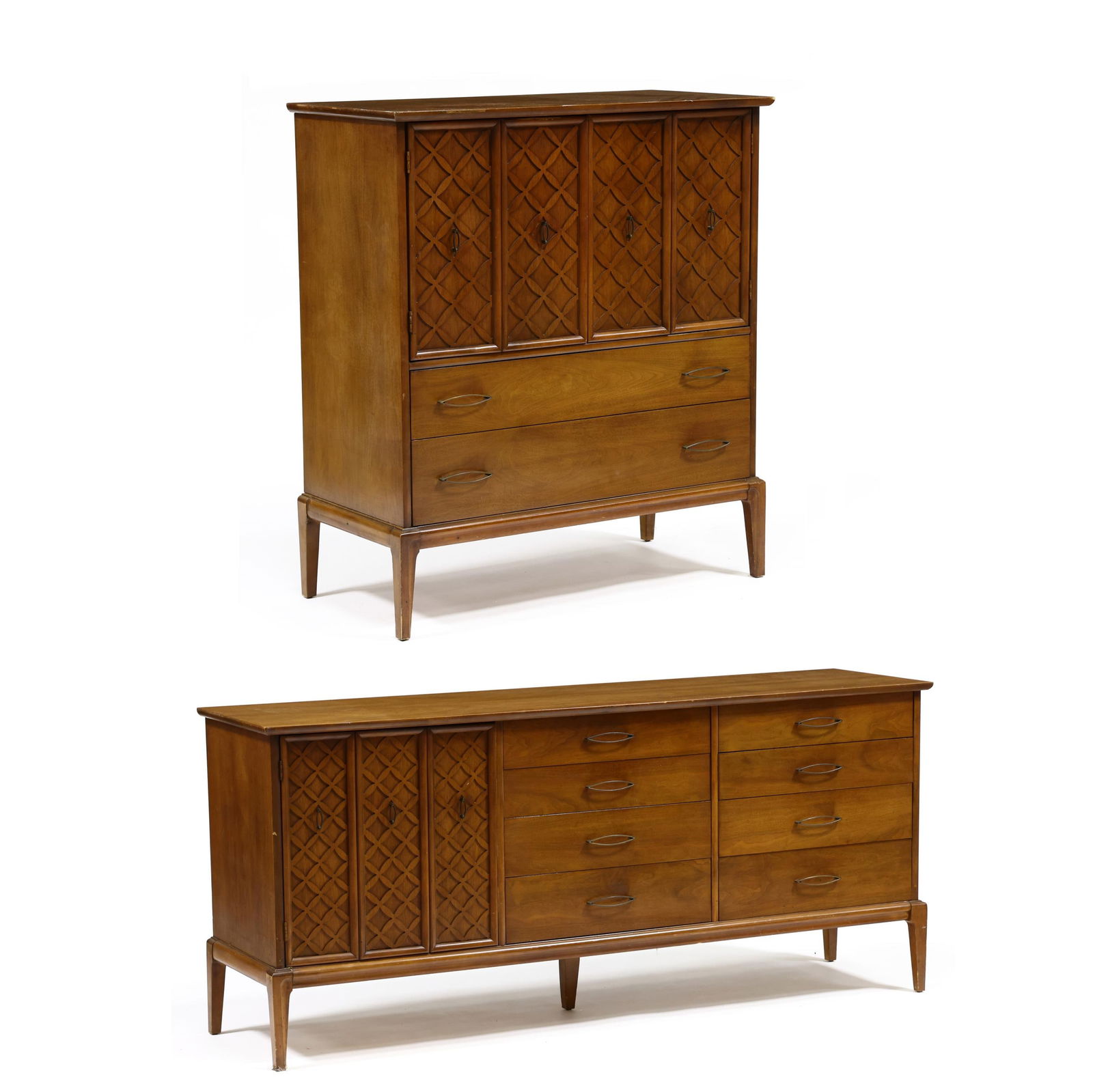 AMERICAN MID-CENTURY WALNUT DRESSER