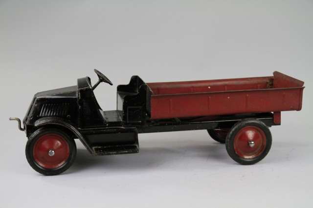 AMERICAN NATIONAL DUMP TRUCK C.