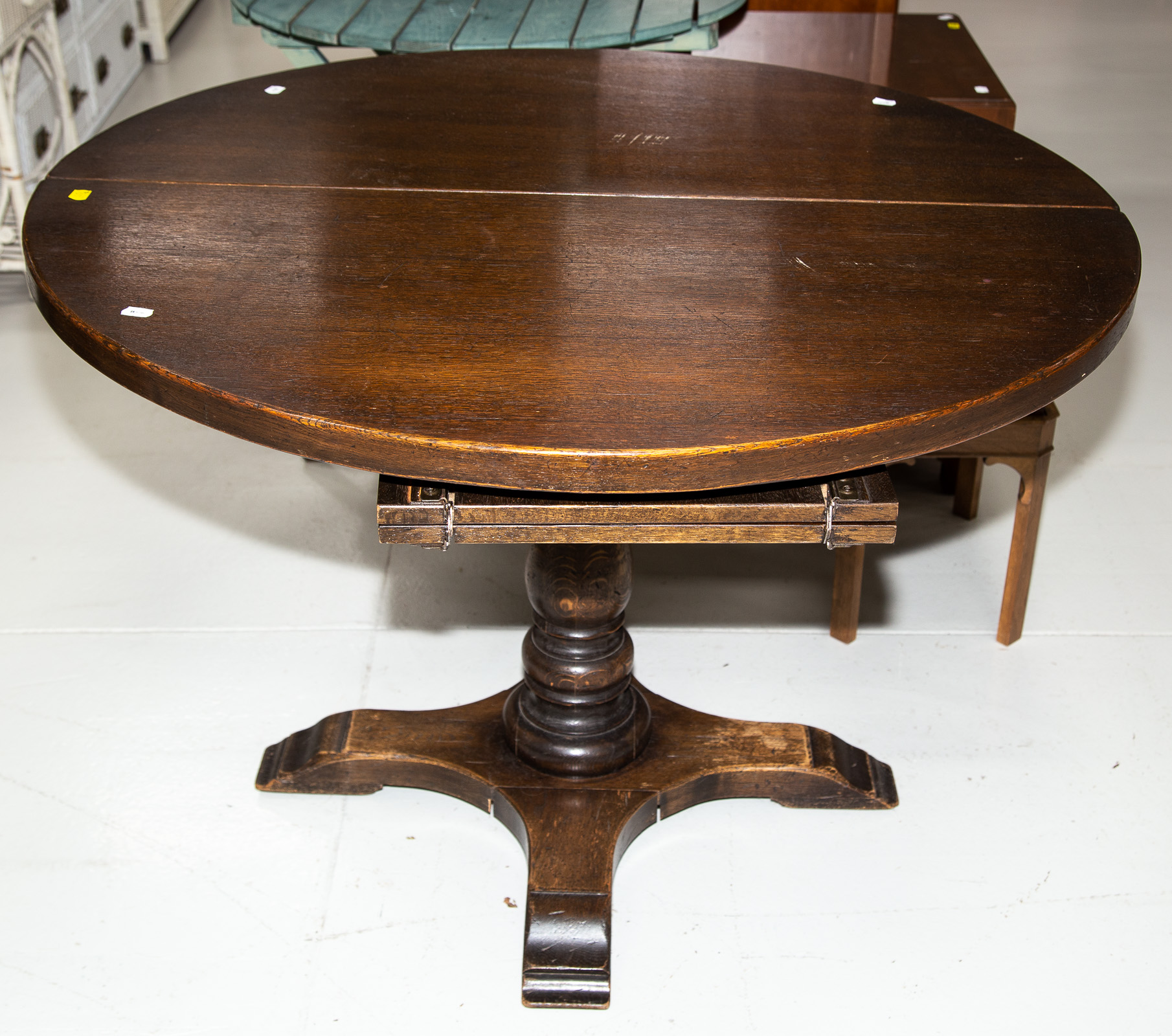 AMERICAN OAK DINETTE TABLE Early