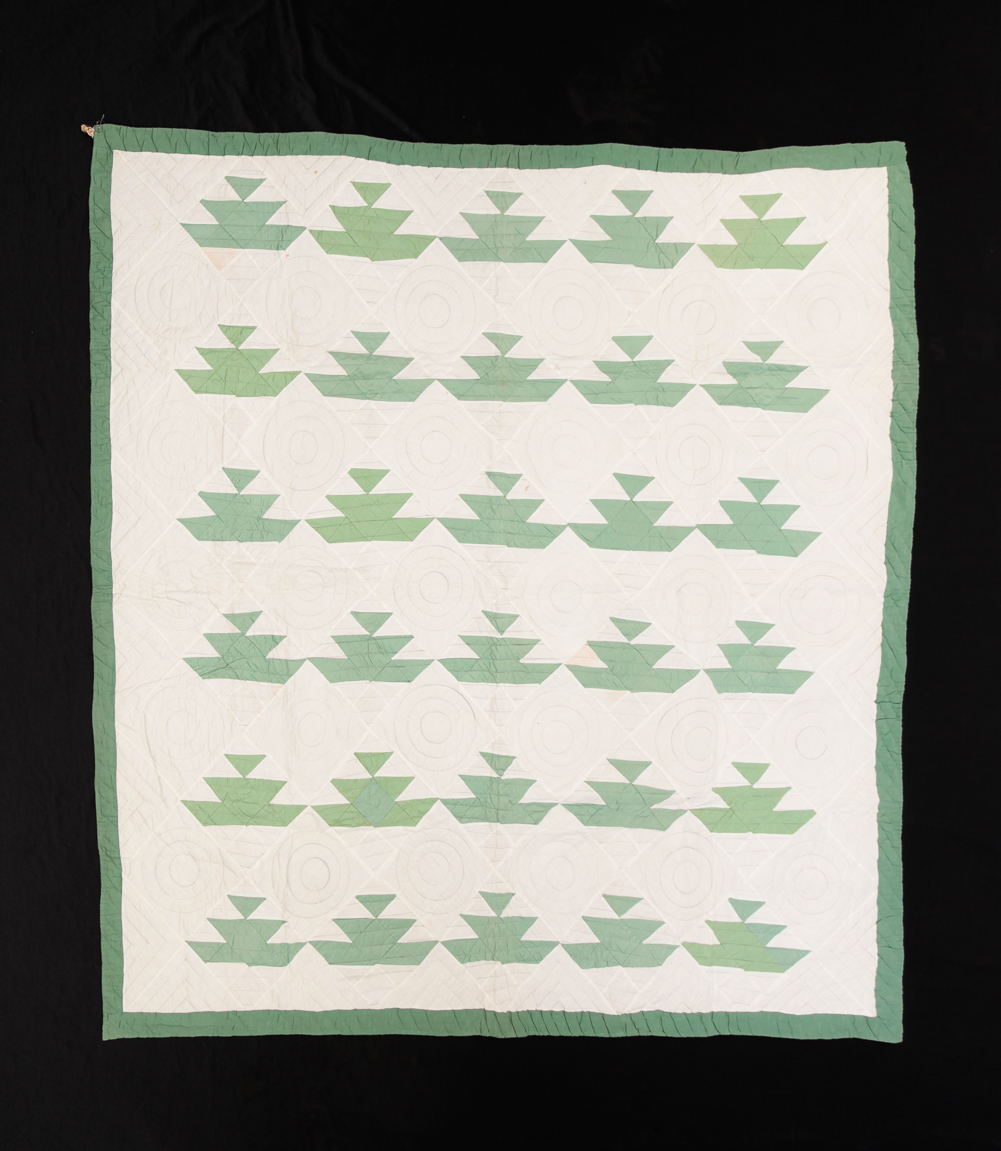 AMERICAN PIECED QUILT. Early 20th