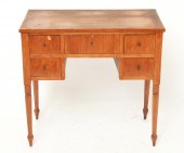AMERICAN PINE KNEEHOLE DESK W