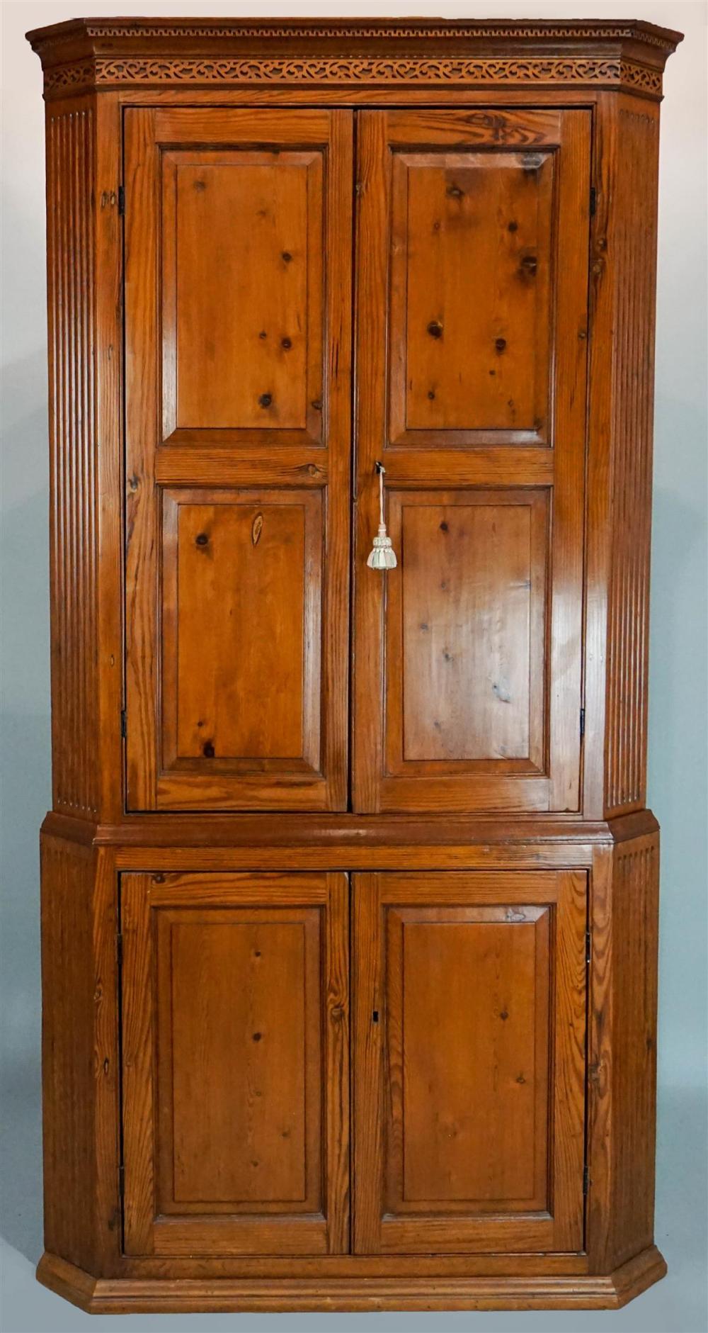 AMERICAN PINE TWO PART CORNER