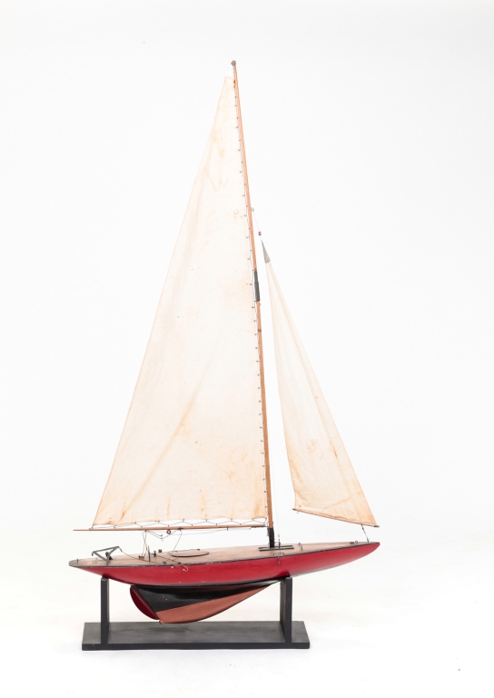 AMERICAN POND SAILER. Ca 1930s.