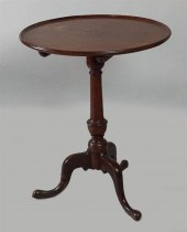 AMERICAN QUEEN ANNE DISH TOP M