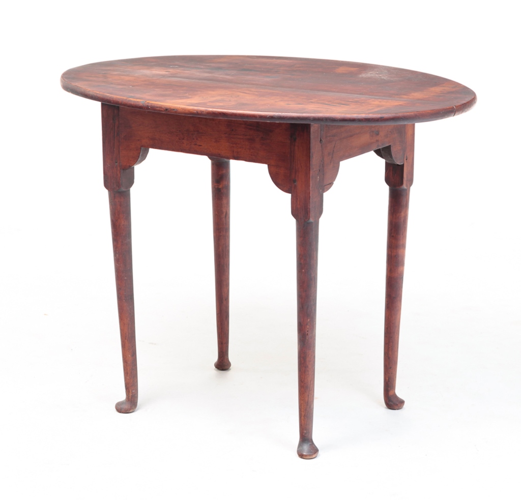 AMERICAN QUEEN ANNE TEA TABLE.