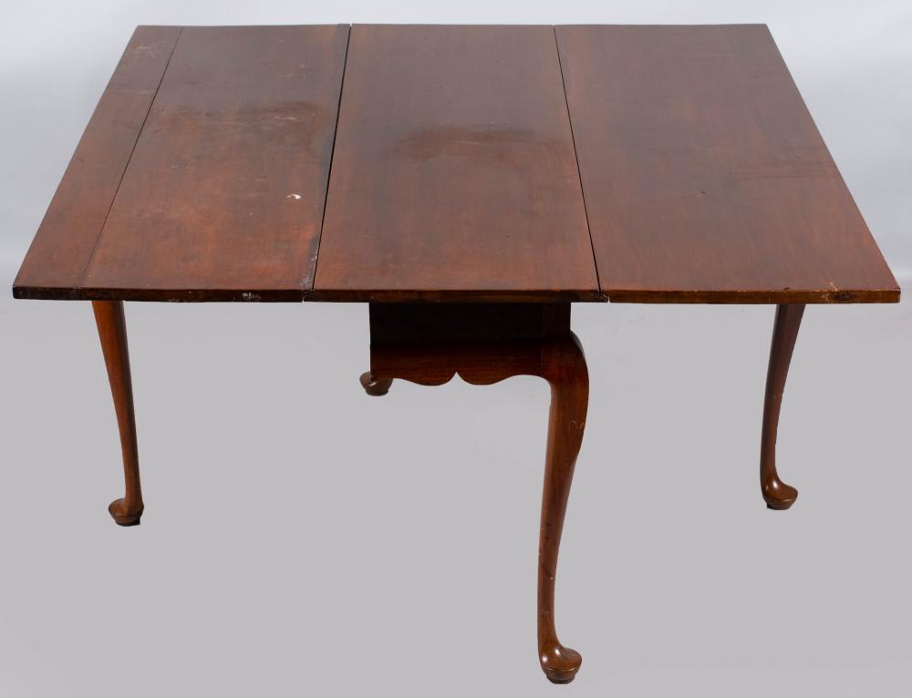 AMERICAN QUEEN ANNE WALNUT