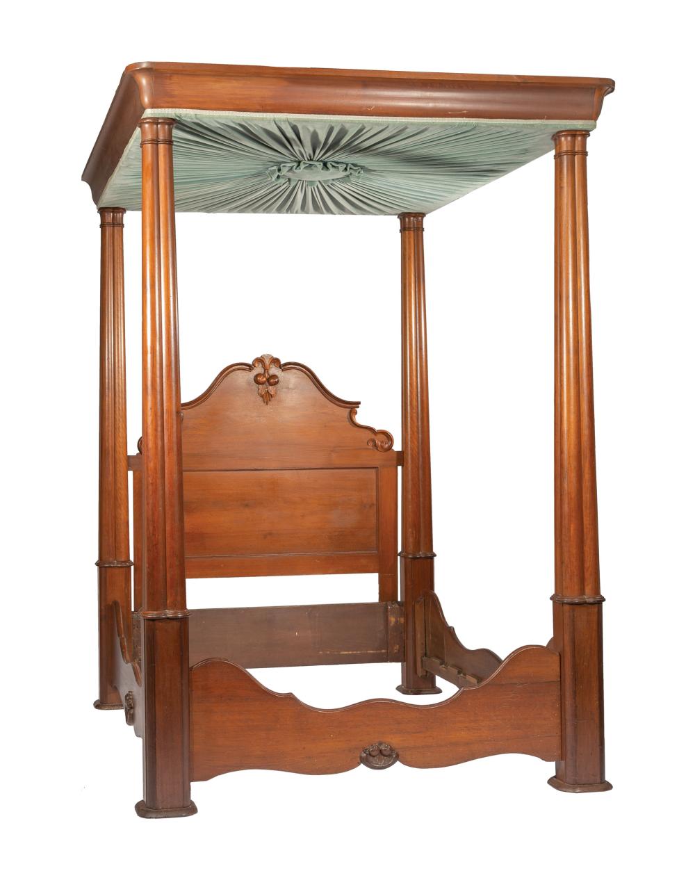 AMERICAN ROCOCO CARVED MAHOGANY