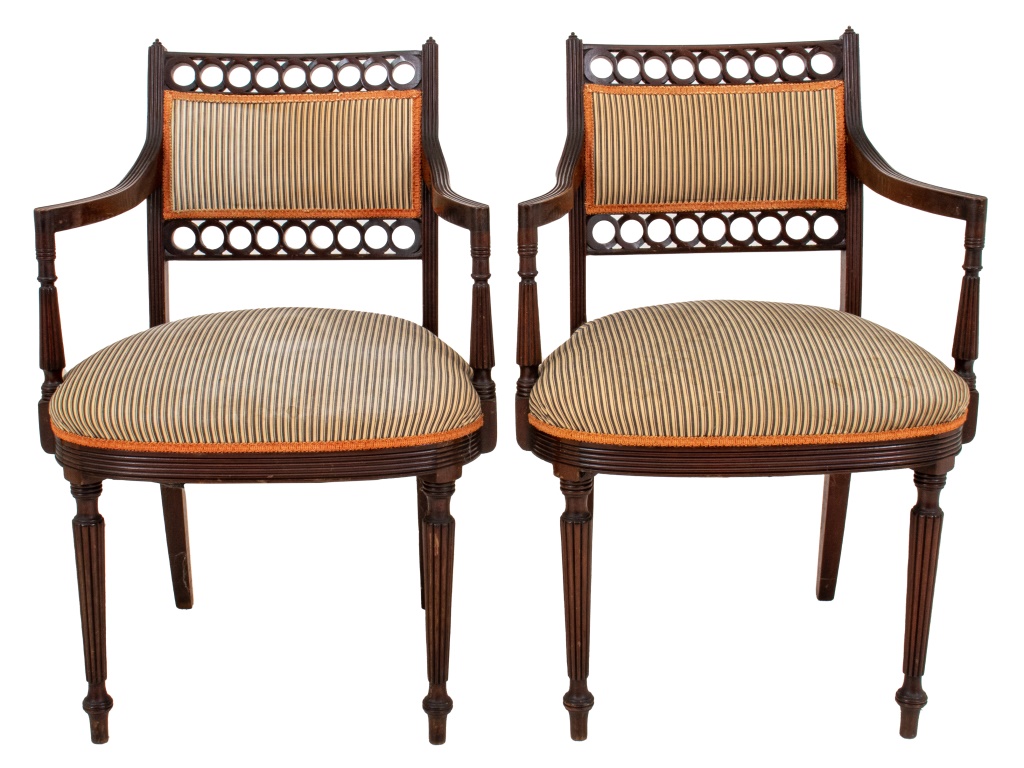 AMERICAN SHERATON STYLE MAHOGANY