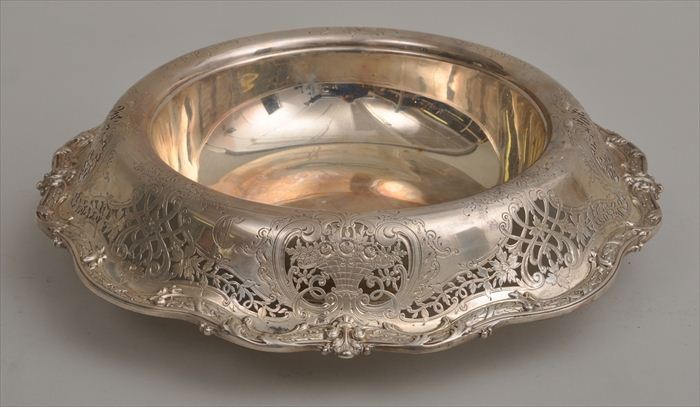 AMERICAN SILVER CENTERPIECE BOWL Th