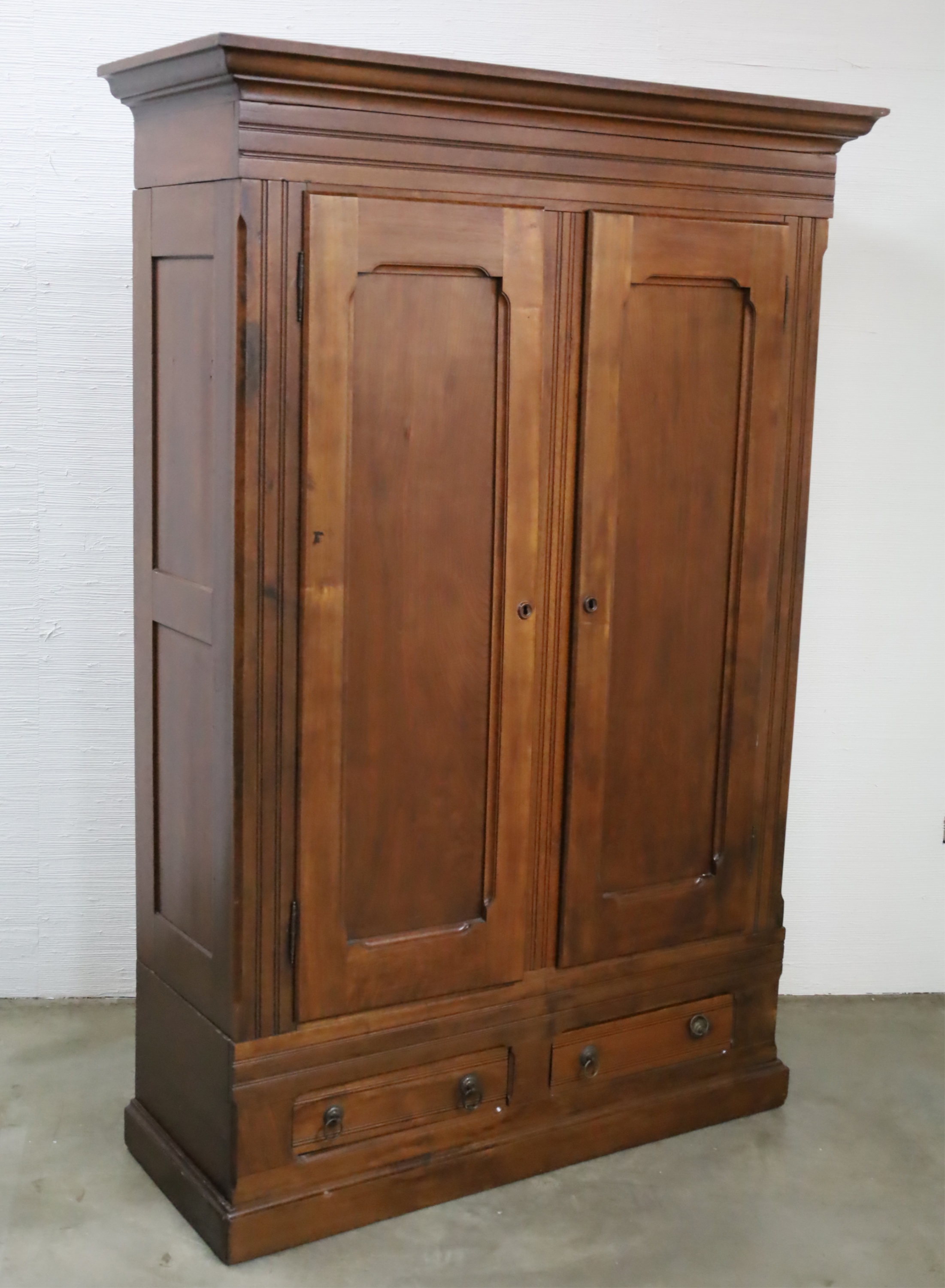 AMERICAN SOLID WALNUT
