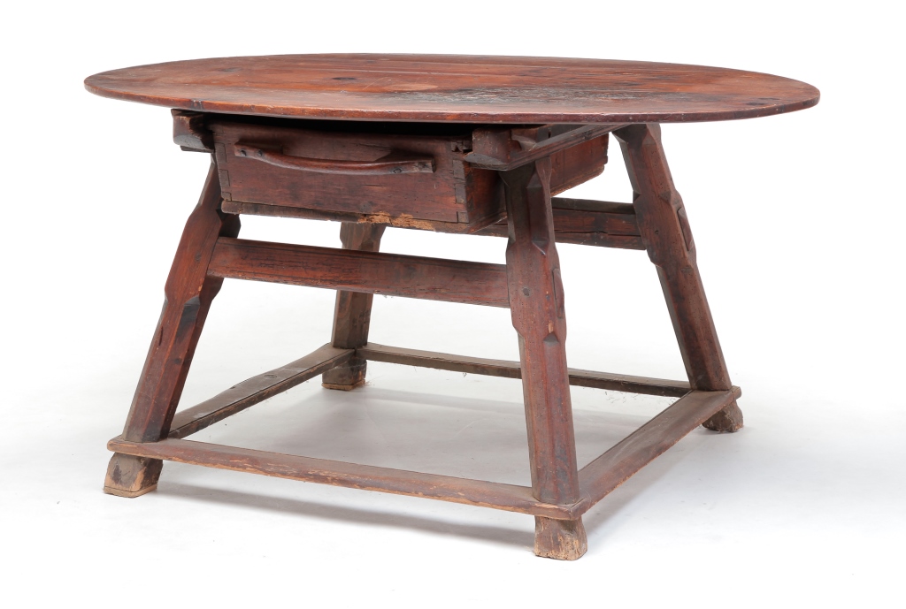 AMERICAN STRETCHER BASE TABLE.