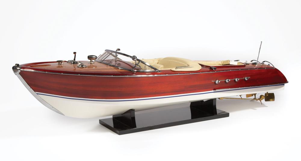 AMERICAN TEAK AND MAHOGANY MODEL OF