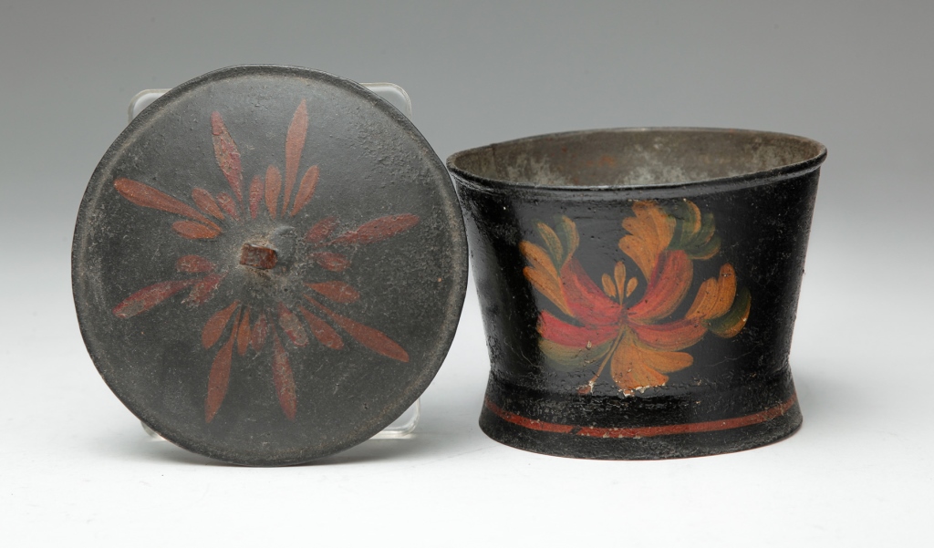 AMERICAN TOLE SUGAR BOWL. Mid