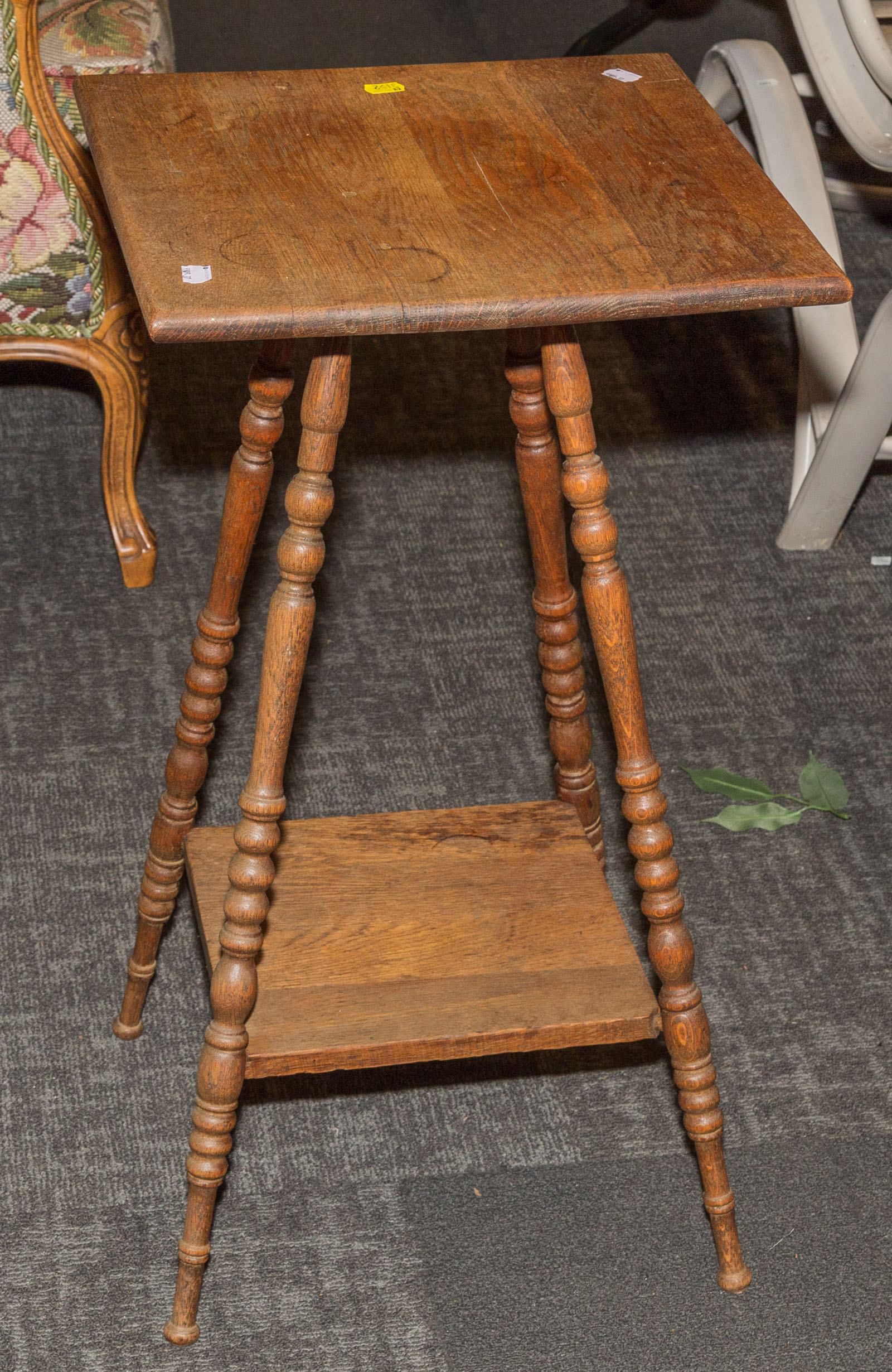AMERICAN VICTORIAN OAK LAMP STAND