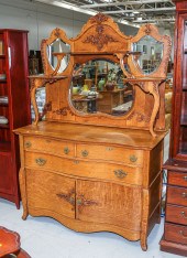 AMERICAN VICTORIAN OAK MIRRORE