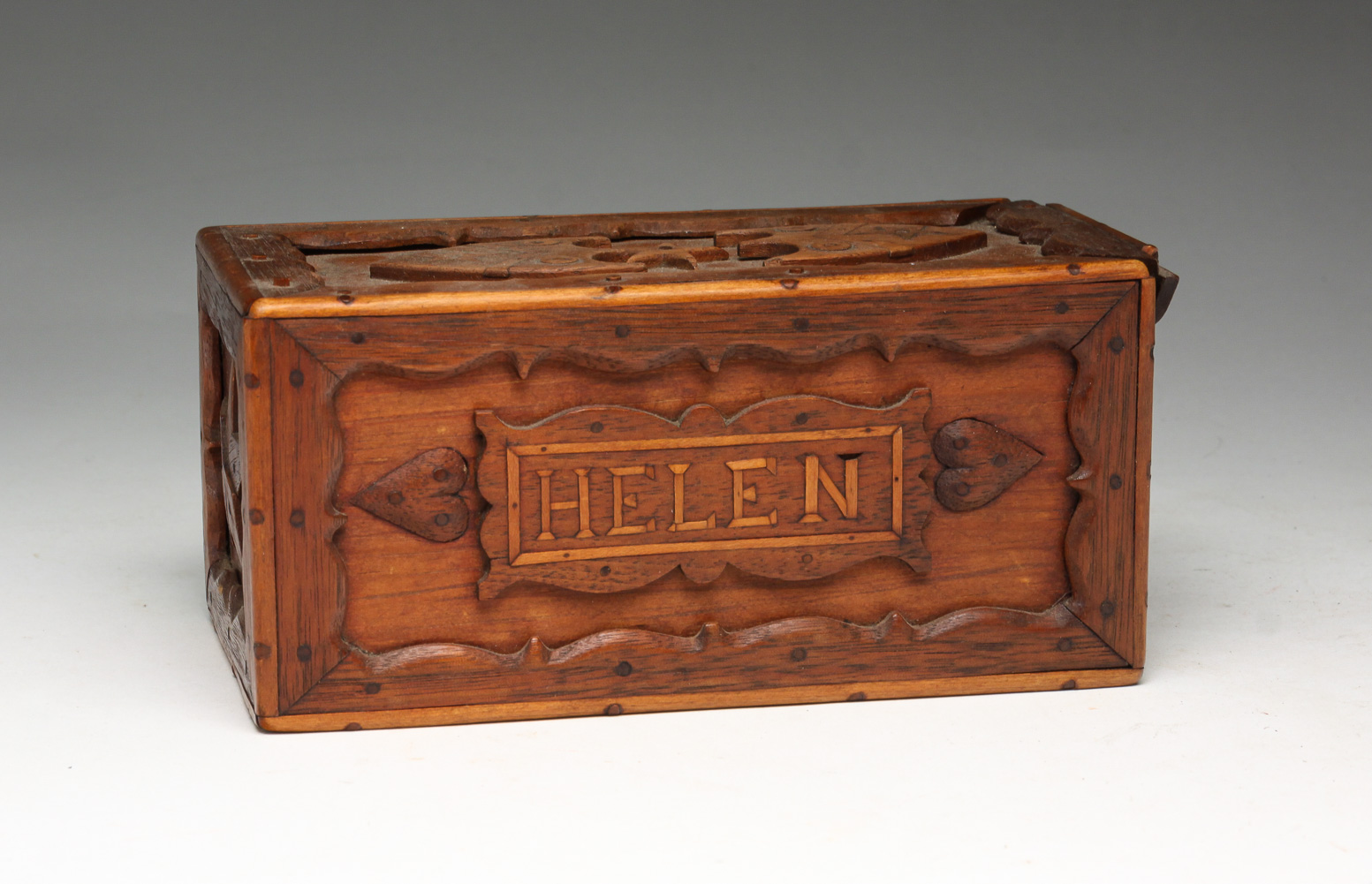 AMERICAN VICTORIAN SLIDE LID BOX.
