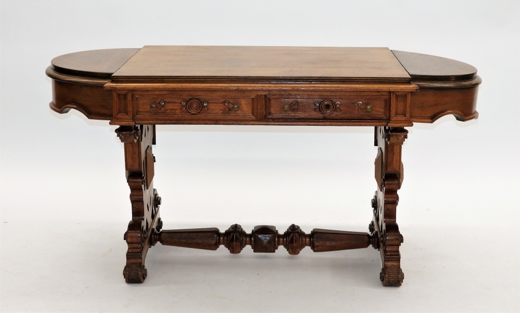 AMERICAN VICTORIAN WALNUT OVAL