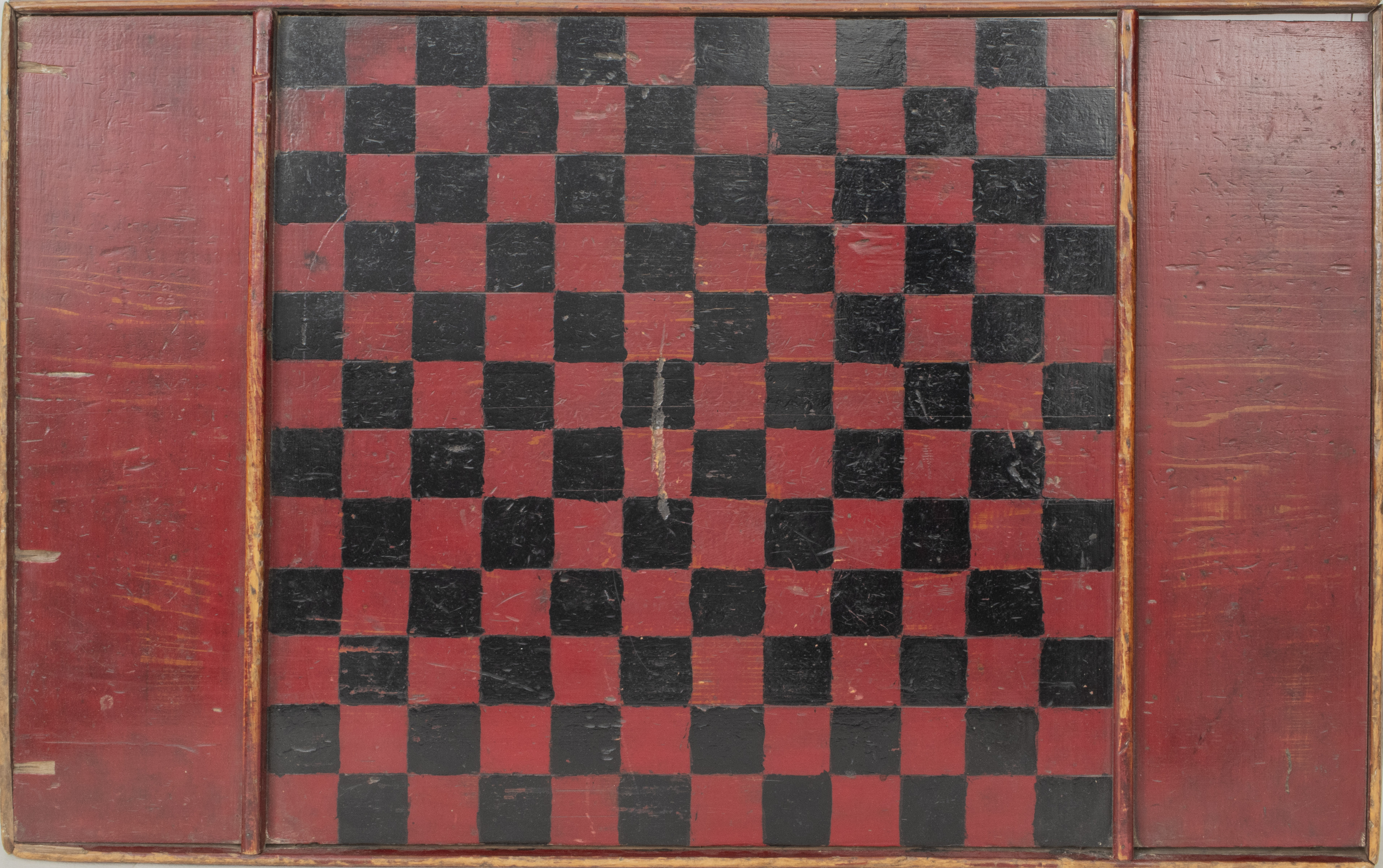 AMERICANA PAINTED WOODEN