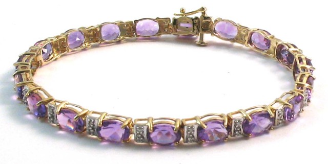 AMETHYST AND DIAMOND BRACELET 10k