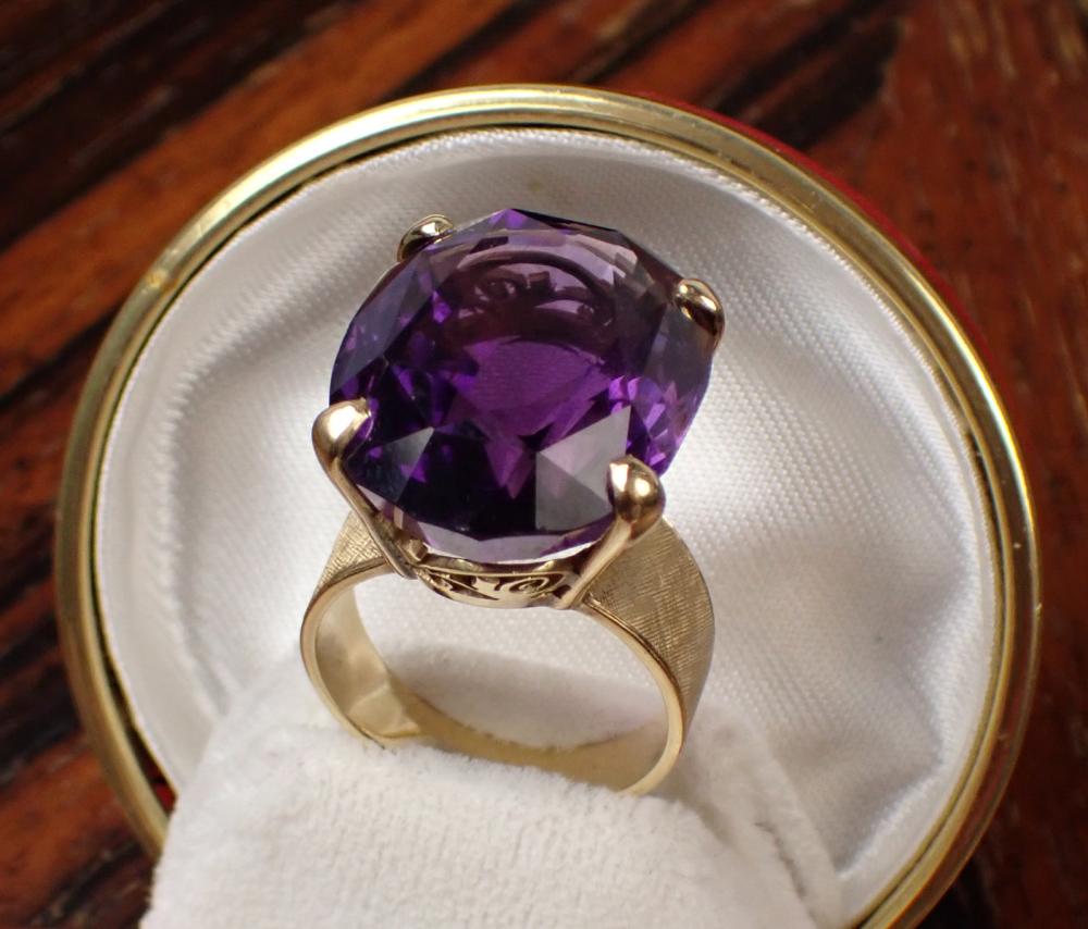 AMETHYST AND FOURTEEN KARAT GOLD