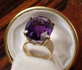 AMETHYST AND FOURTEEN KARAT GO