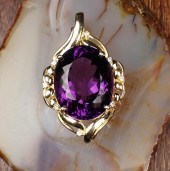 AMETHYST AND FOURTEEN KARAT GO