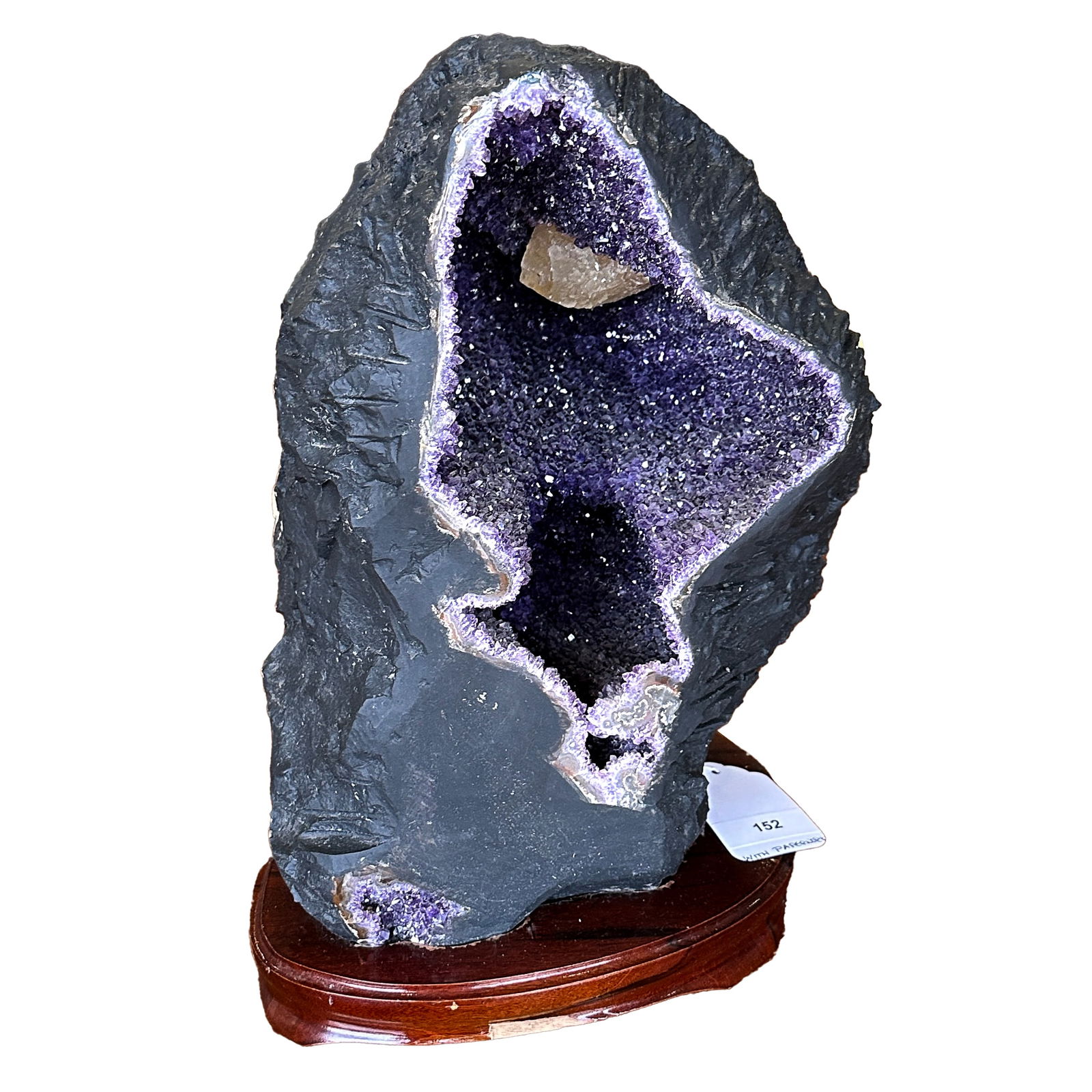 AMETHYST GEODE OF TUNNEL FORM
