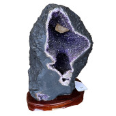 AMETHYST GEODE OF TUNNEL FORM