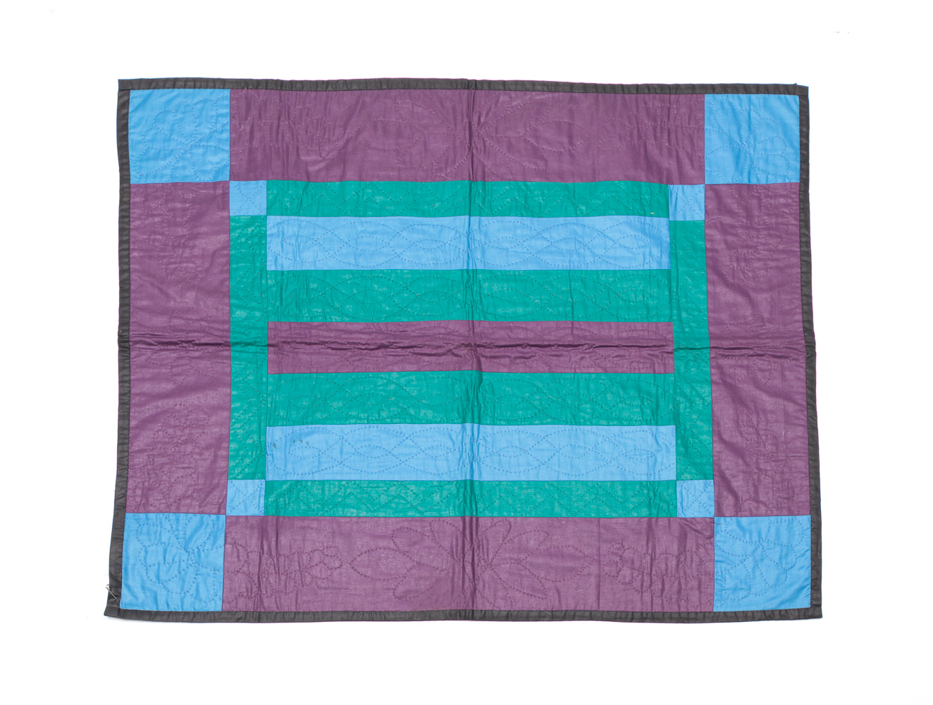 AMISH CRIB QUILT. Mid 20th century.