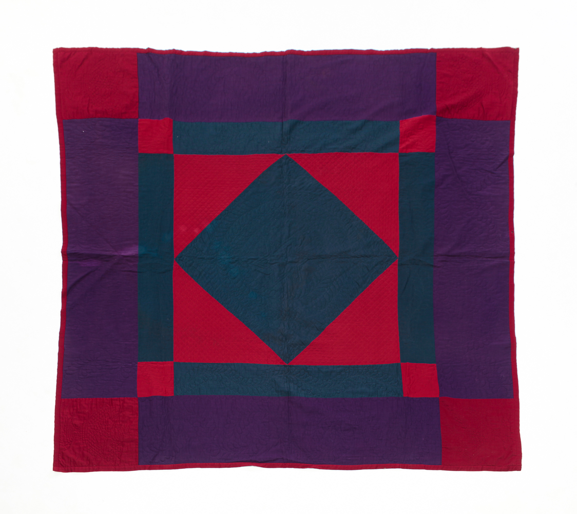 AMISH PIECED QUILT. Pennsylvania,