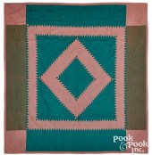 AMISH SAWTOOTH DIAMOND QUILT,