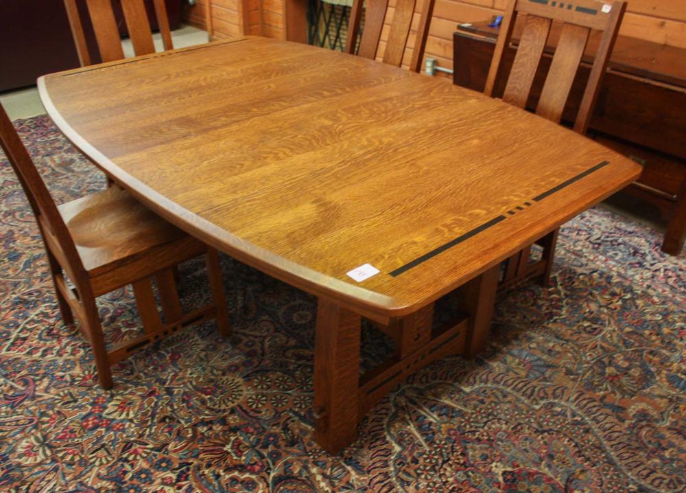 AMISH TRADITIONS OAK DINING TABLE