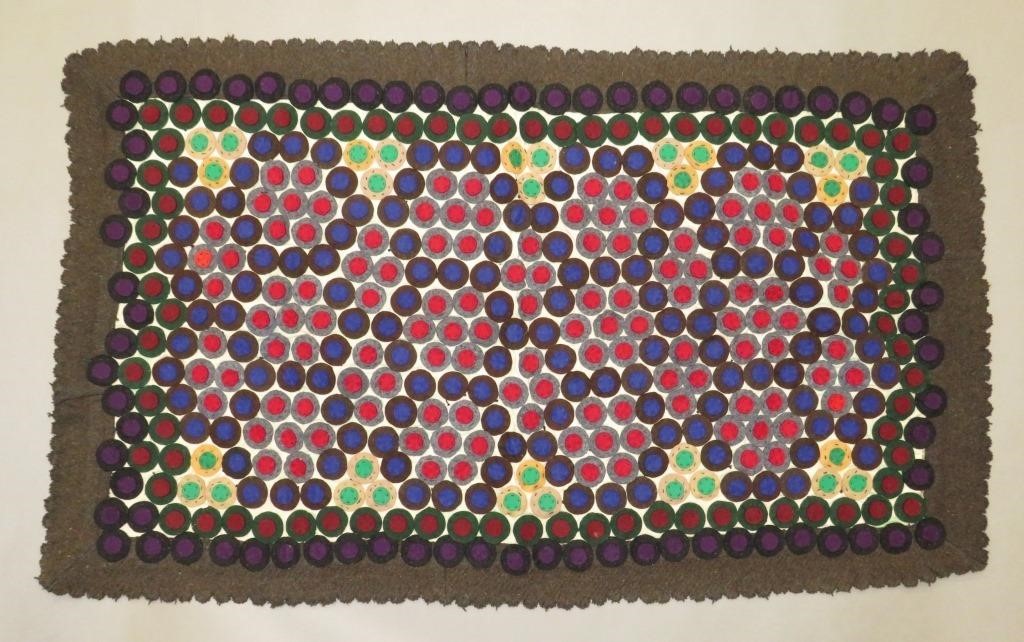 AMISH TYPE WOOL PENNY RUGca.