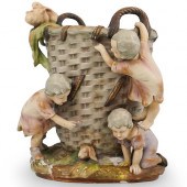 AMPHORA FIGURAL BASKET VASEDES