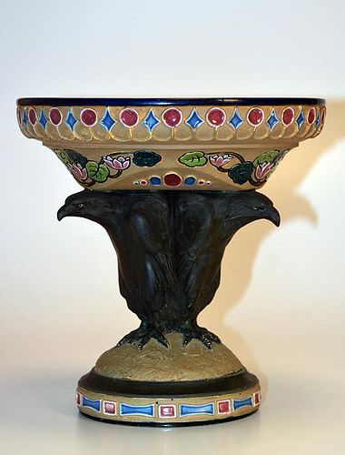 AMPHORA FIGURAL VASE OF THREE BLACK