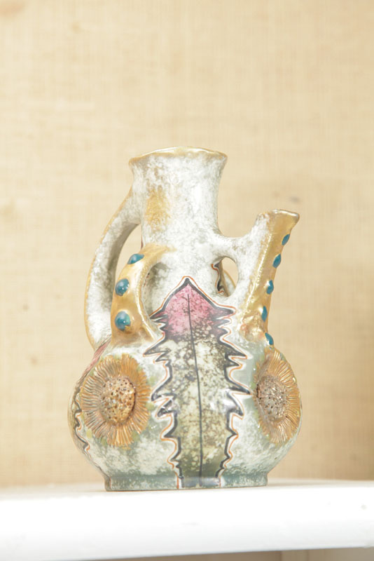 AMPHORA PITCHER. Naive foliate