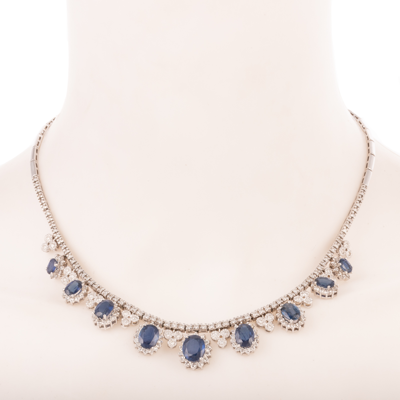 AN 14.60CTW SAPPHIRE & DIAMOND