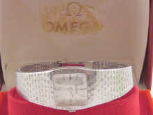 An 18 carat white gold lady's Omega