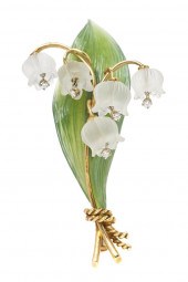 An 18 Karat Yellow Gold Nephri