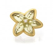 An 18 Karat Yellow Gold Beryl