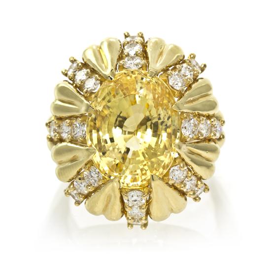 An 18 Karat Yellow Gold Yellow
