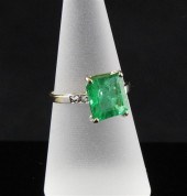 An 18ct gold and emerald ring