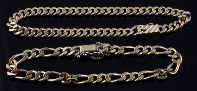 An 18ct gold bracelet of