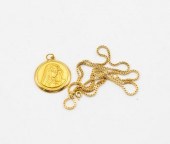 An 18ct yellow gold box link c
