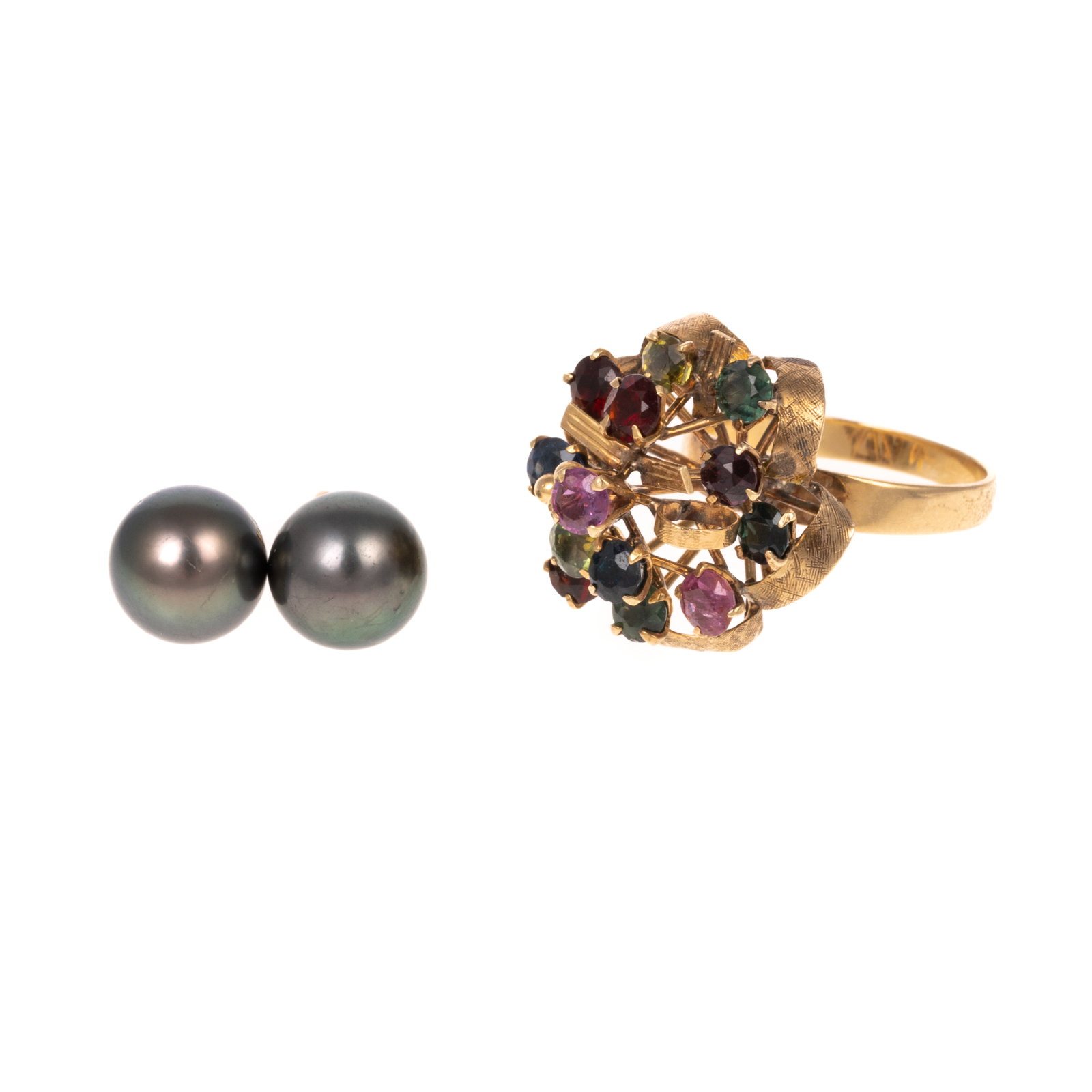 AN 18K GEMSTONE RIBBON RING &