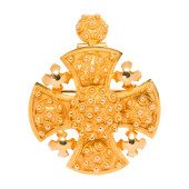 AN 18K GOLD MALTESE CROSS BROO
