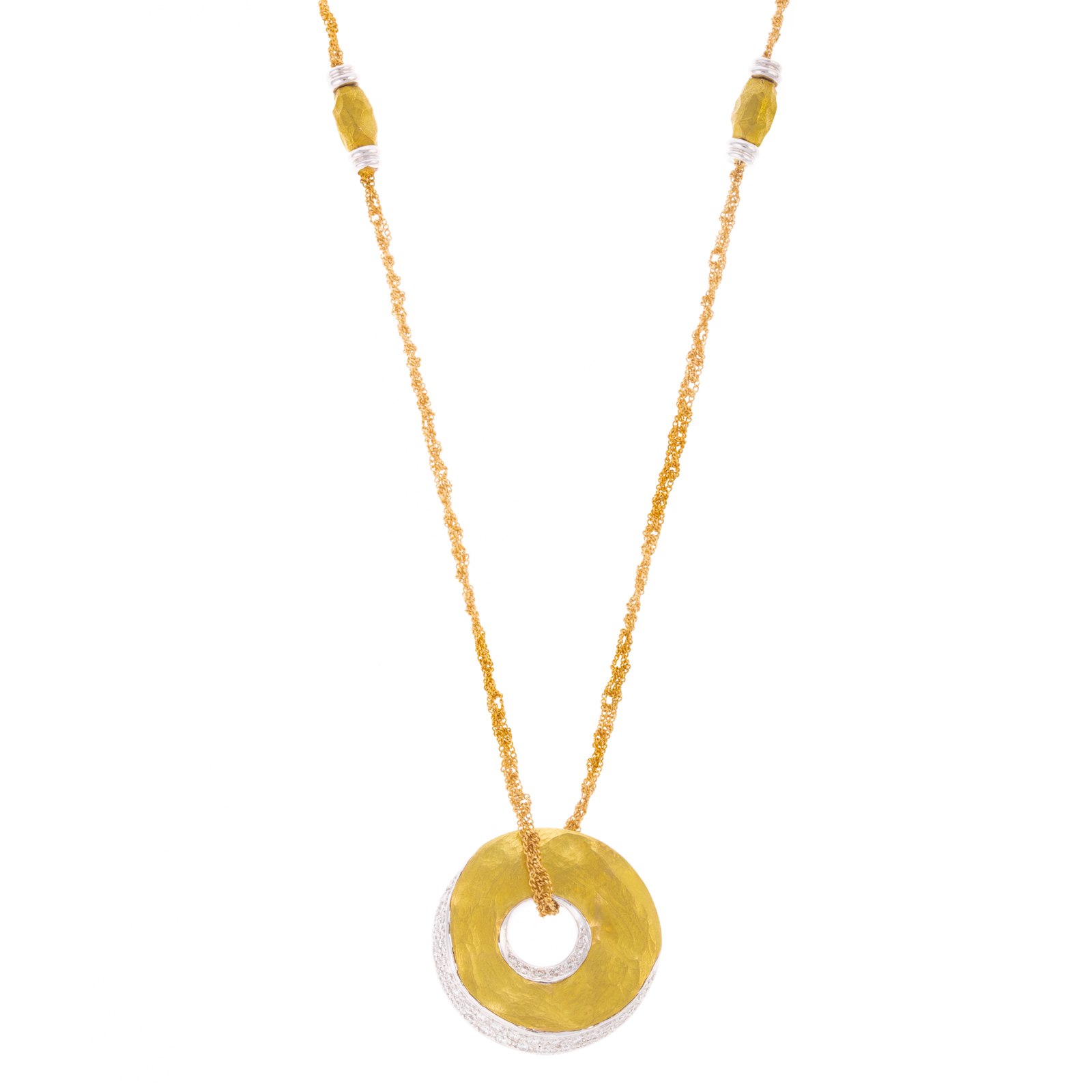 AN 18K TEXTURED DIAMOND PENDANT