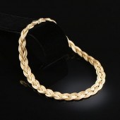 AN 18K YELLOW GOLD GUCCI NECKL