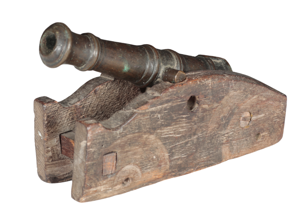 AN 18TH CENTURY BRONZE SIGNALLING