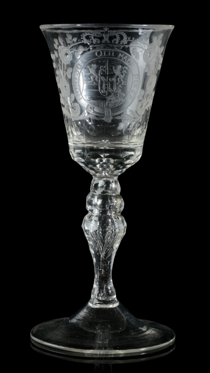 AN 18TH CENTURY DUTCH ENGRAVED WINE